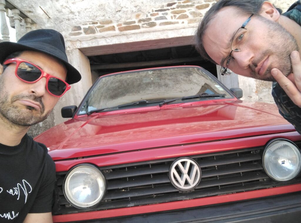 Dois escritores e um Volkswagon Vermelho. Roberto Leandro e Nuno Passarinho a apresentar "As Formas da Poesia" em Pedrógão Grande